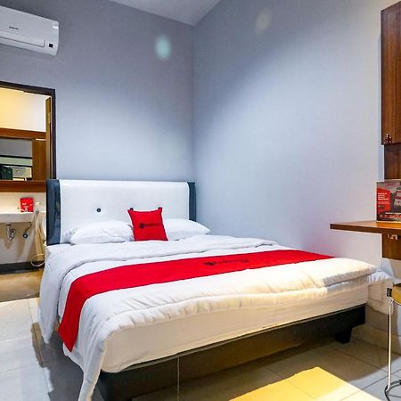 Reddoorz Near Kebon Jeruk Jakarta Eksteriør billede