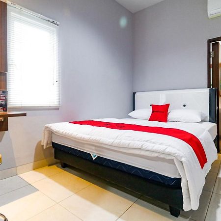 Reddoorz Near Kebon Jeruk Jakarta Eksteriør billede