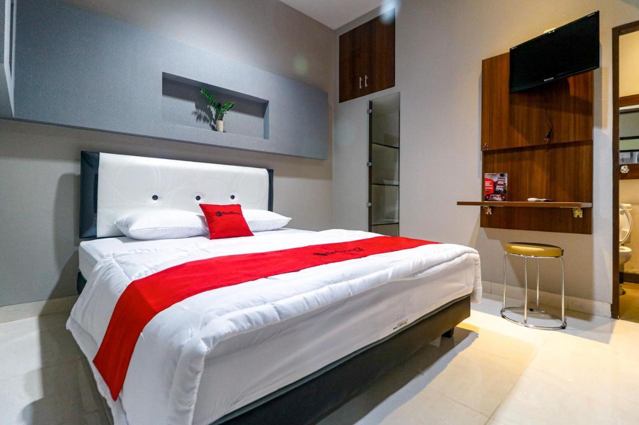 Reddoorz Near Kebon Jeruk Jakarta Eksteriør billede
