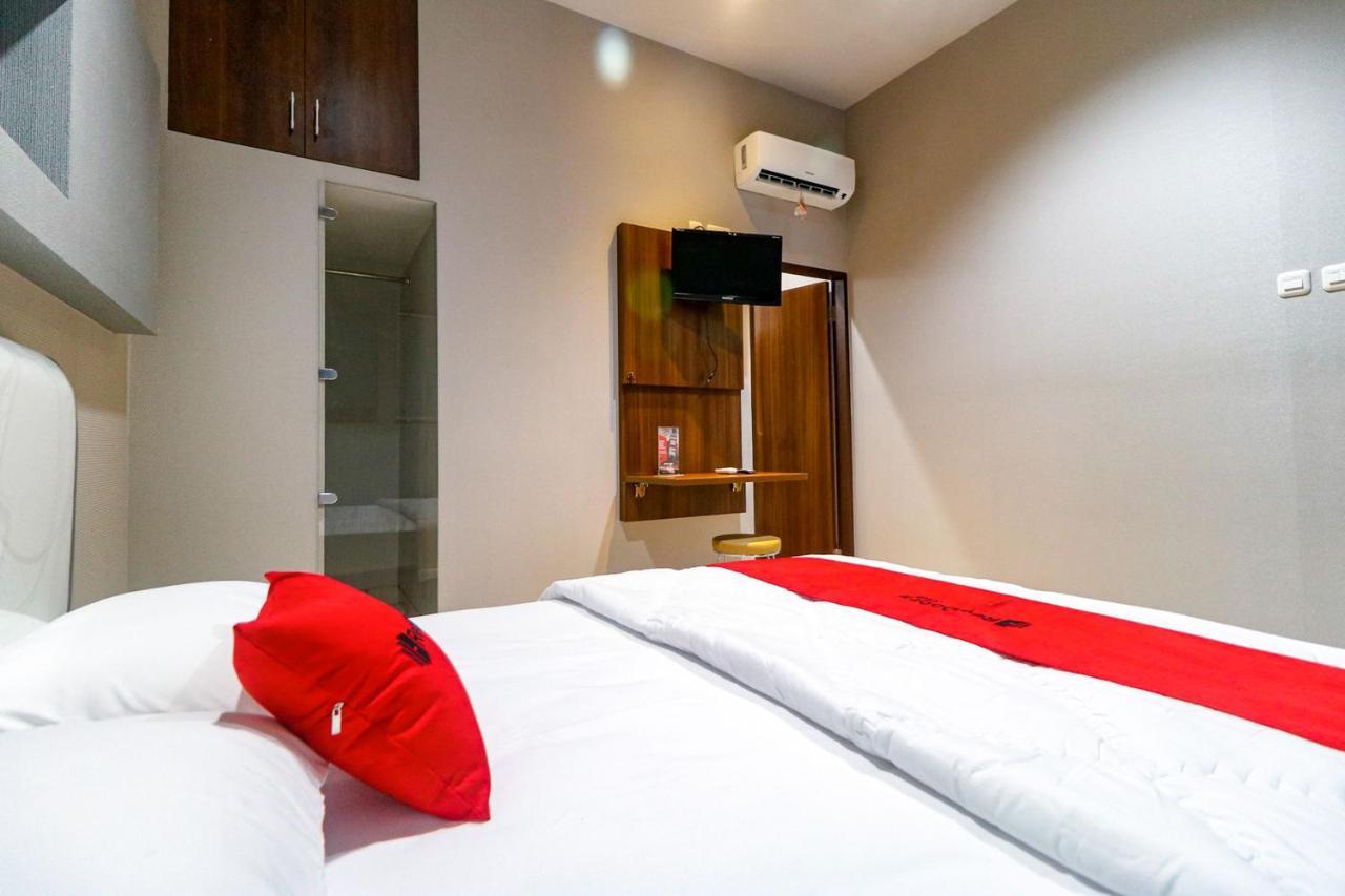Reddoorz Near Kebon Jeruk Jakarta Eksteriør billede