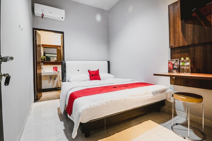 Reddoorz Near Kebon Jeruk Jakarta Eksteriør billede